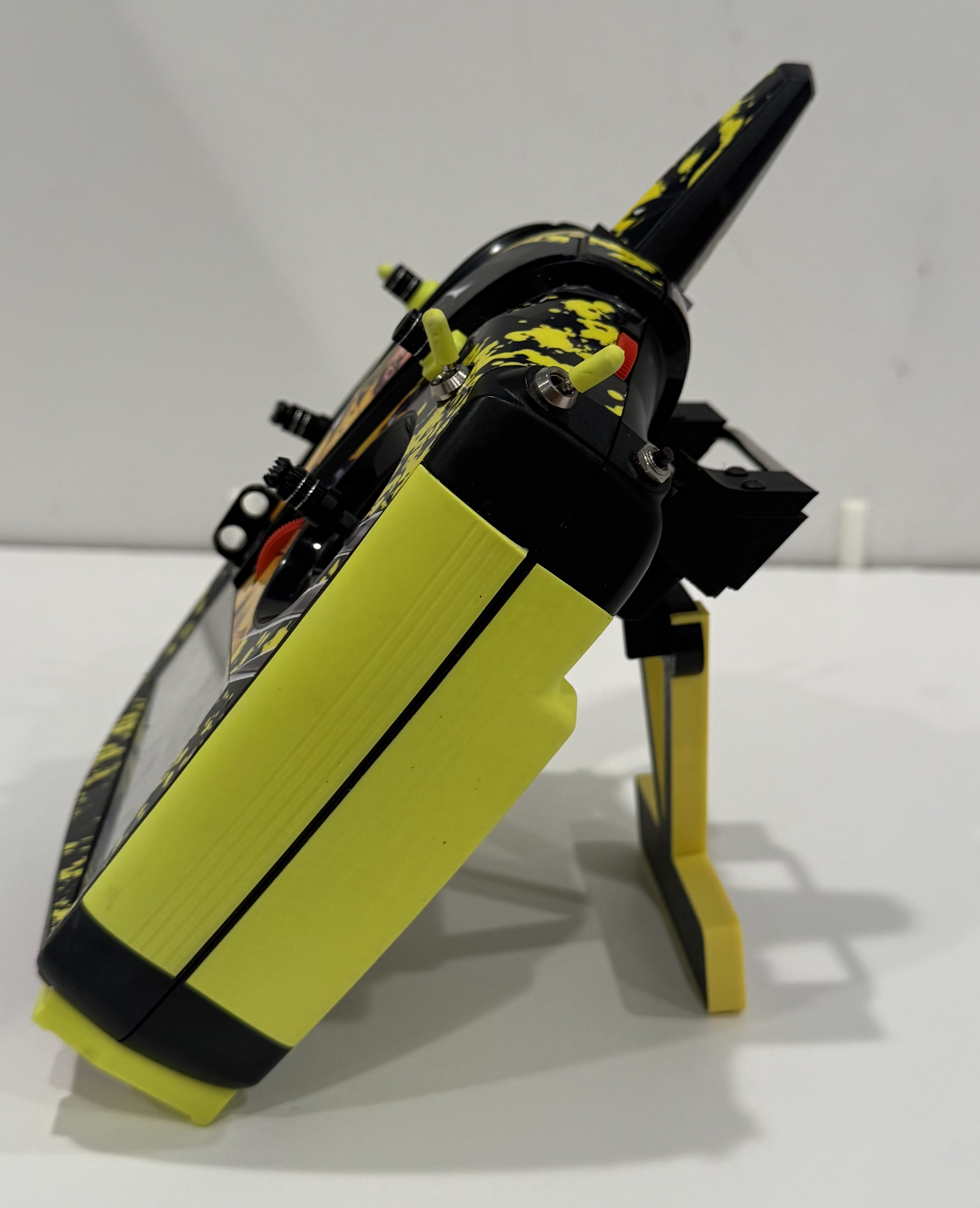 VBar transmitter with the folding indexed stand deployed